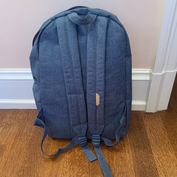Classic Herschel Backpack - Picture 3 of 5